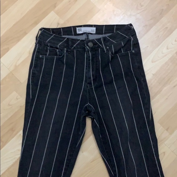 Tilly’s Striped Jeans - Picture 2 of 4